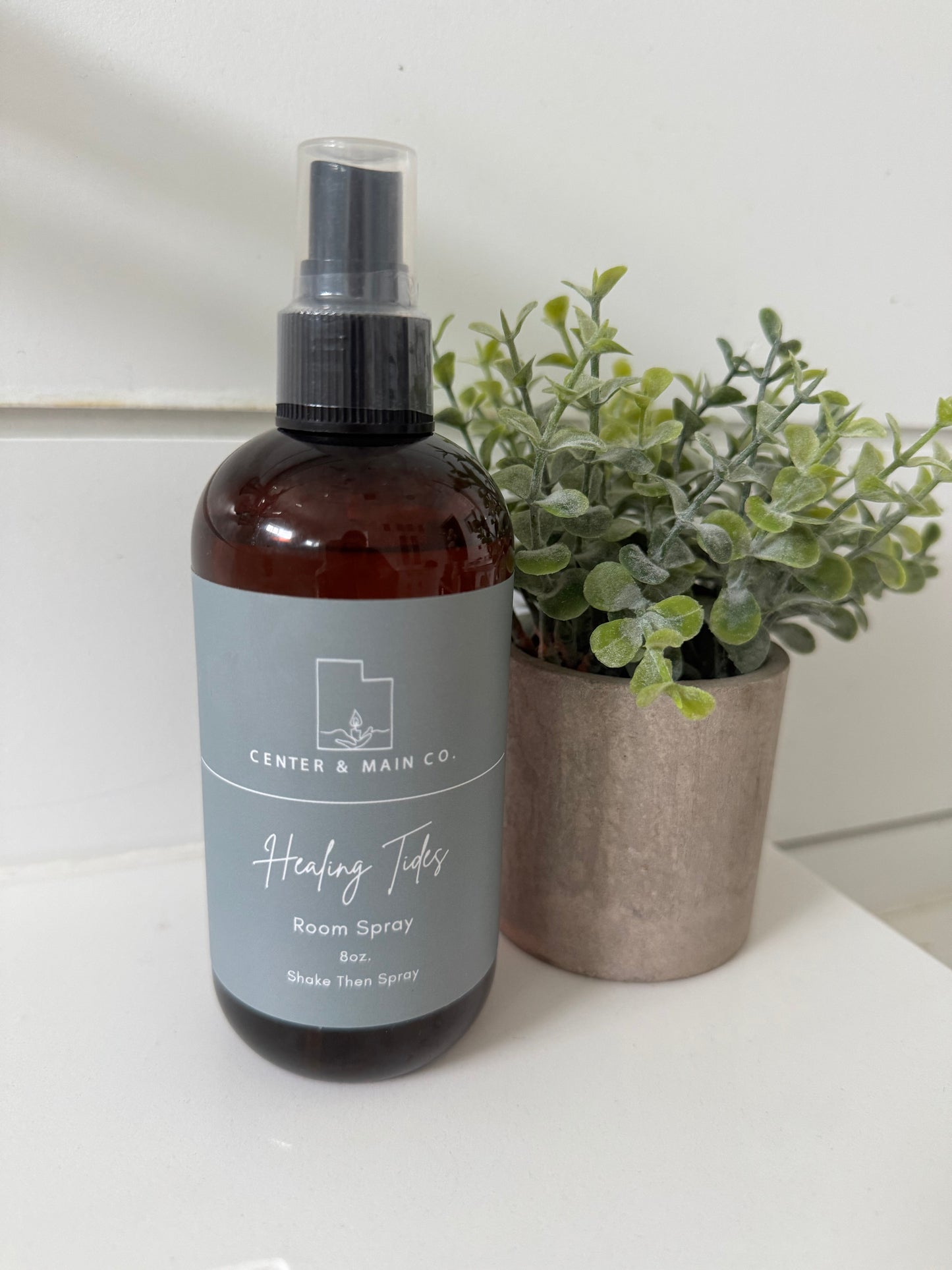 Front View of the healing tides air freshener room spray